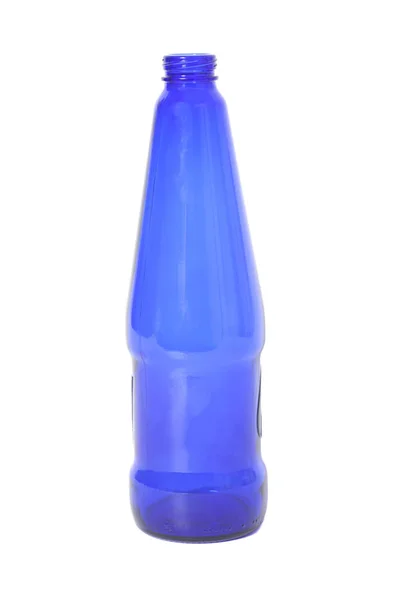 Синяя бутылка на белом фоне — стоковое фото