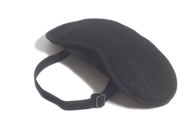 Uyku maskesi, beyaz arka plan üzerinde izole siyah