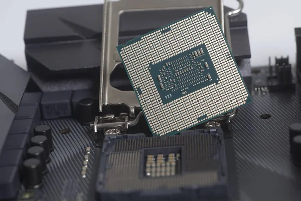 英特尔伊贺 1151 cpu 插槽在主板计算机 Pc 上, cpu 处理器 — 图库照片