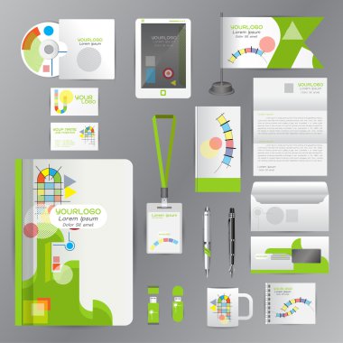 Yeşil origami elemanları ile beyaz kimlik şablonu. Vektör comp