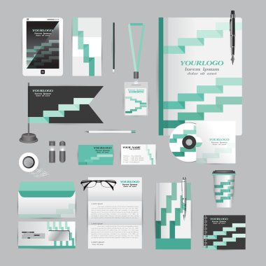 Turuncu origami elemanları ile beyaz kurumsal kimlik şablonu. 