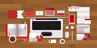 Beyaz kimlik şablon bilgisayar ile kahve takvim ta gözlük