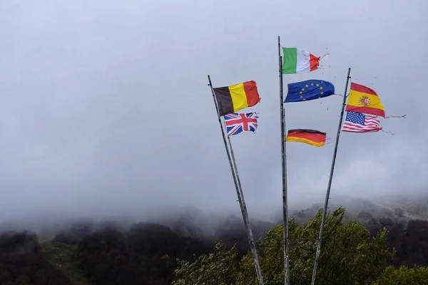 Bandiere Vari Paesi Europei Lungo Strada — Foto Stock