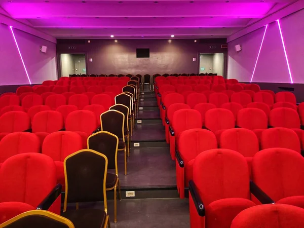 Salle Auditorium Vide Avec Chaises Rouges — Photo