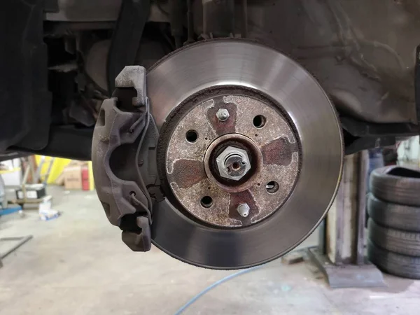 araba disk freni tamir altında