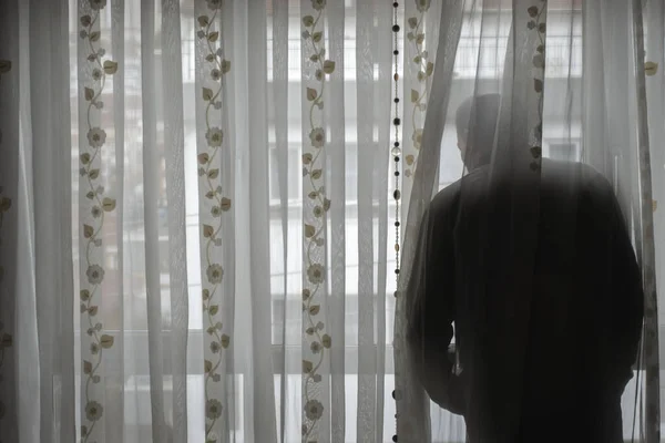 Senior Man Obeying Curfew Looking Empty Street His Window — Stock Photo, Image