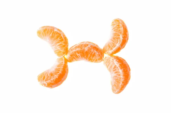 Mandarinka lobules citrus na bílém pozadí — Stock fotografie