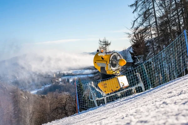 Kar topu yapay kar üretir