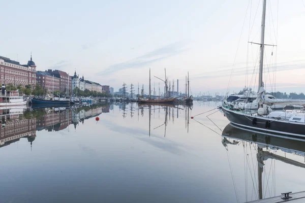 Embankment in Helsinki, Finland — Stockfoto