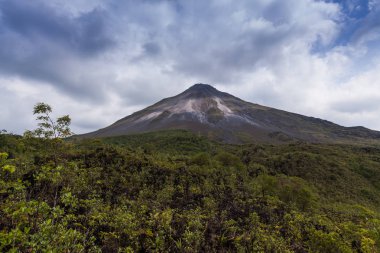 Kosta Rika (güzel manzara Arenal yanardağ)