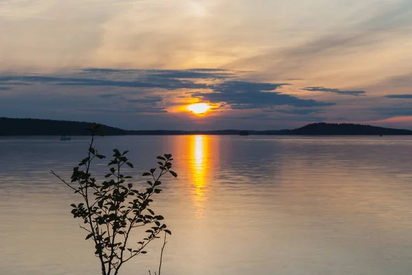 Beau coucher de soleil à Lahti, Finlande — Photo