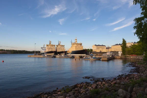 Helsinki városi élet. Utcák, kultúra. Finnország — Stock Fotó