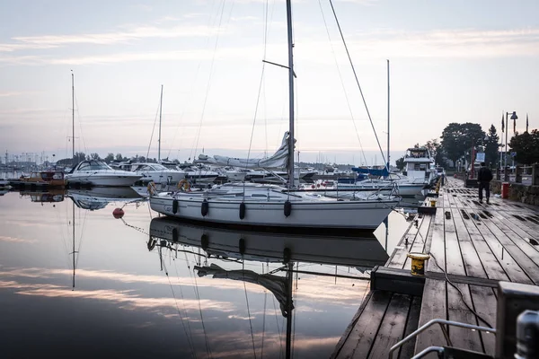 Helsinki, Finlandiya, gemiler ve deniz araçları, setin sabahın erken saatlerinde 