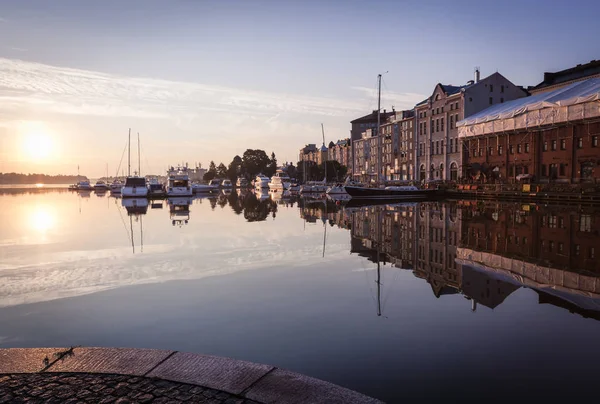 Helsinki, Finlandiya, gemiler ve deniz araçları, setin sabahın erken saatlerinde 