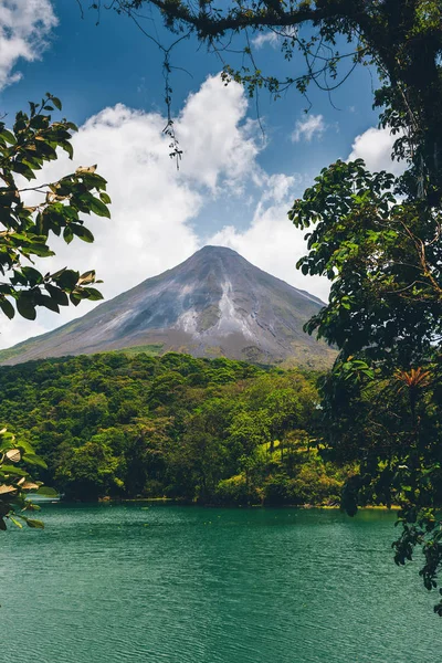 Vulcão Arenal Costa Rica Fotos De Bancos De Imagens