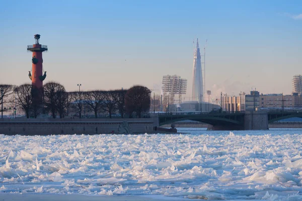 São Petersburgo Rússia Rio Neva Inverno Fotos De Bancos De Imagens Sem Royalties
