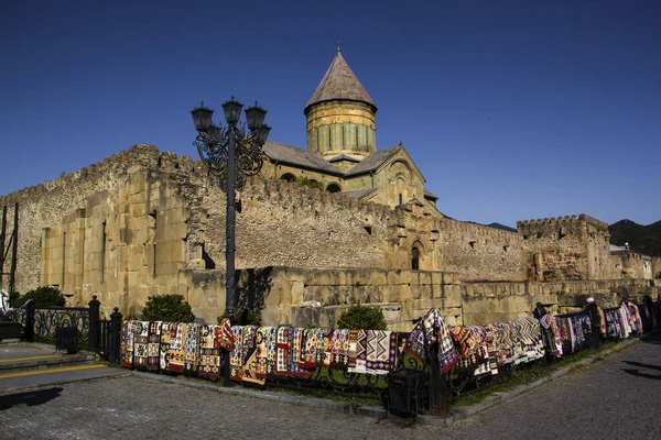 Ősi keresztény templom Svetitskhoveli 2019. október, Mtskheta, Georgia — Stock Fotó