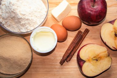 nasıl bir elmalı turta yapmak 