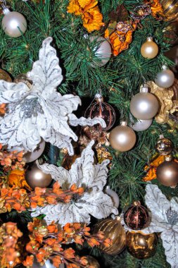 Madalyalı Noel ağacı