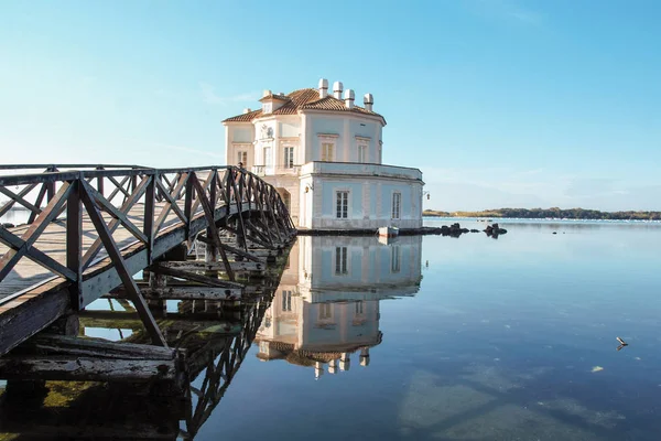 Casina Vanvitelliana a tó Fusaro, Nápoly — Stock Fotó