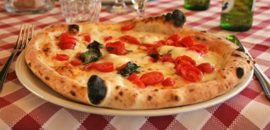 Özgün Napoliten pizza margherita