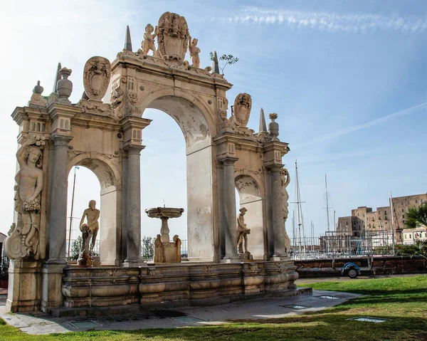 Fonte de Immacolatella — Fotografia de Stock