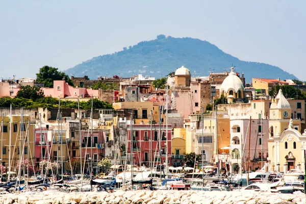 Den port Procida — Stockfoto