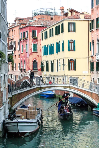 Veduta di un canale di Venezia — Foto Stock