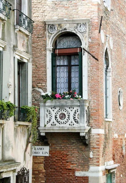 Ventana veneciana — Foto de Stock