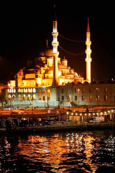 Istanbul at night — Stock Photo, Image