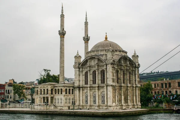 Mecidiye 清真寺在土耳其伊斯坦布尔 — 图库照片