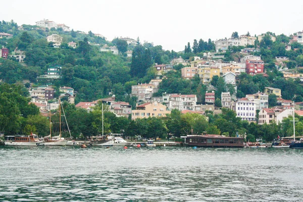 Front de mer de villas istanbul sur le Bosphore — Photo
