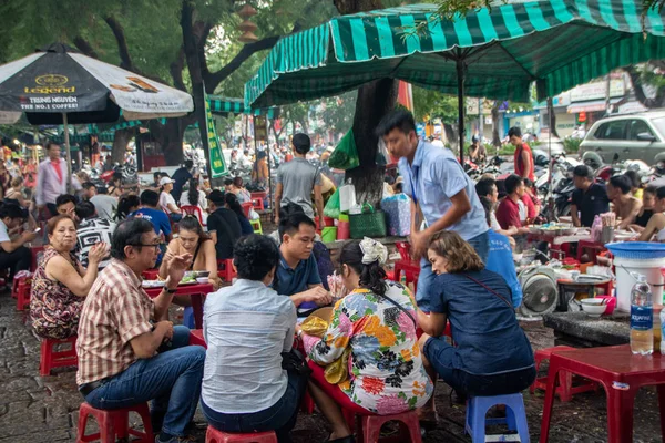 Comida callejera vietnamita —  Fotos de Stock