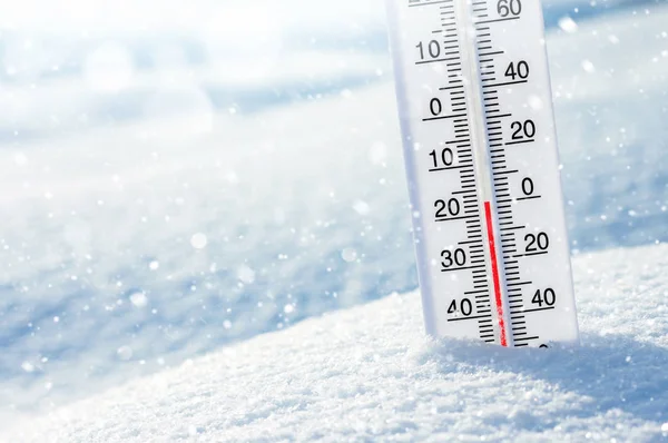 Winter Winter Achtergrond Met Thermometer Sneeuw Frosty Dag — Stockfoto