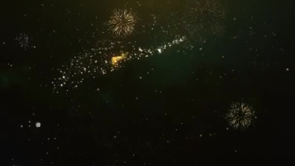 50 Anniversario Saluto Testo fatto da Sparklers chiaro scuro cielo notturno con fuochi d'artificio colorati . — Video Stock