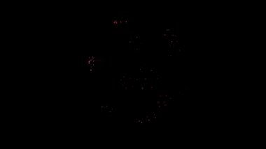 Güzel havai fişek gösterisi Gece gökyüzünde Yeşil ekranlı animasyon.