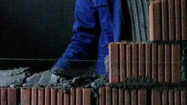 inşaatçılar bırakır tuğla bir inşaat sitesinde