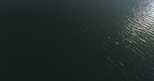 Vista aérea de las olas del lago oceánico, naturaleza. 4K, fondos — Vídeos de Stock