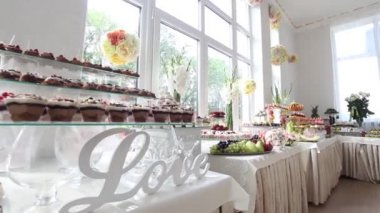 Aşk tabela, büfe, kokteyl lezzetli bir şekilde dekore edilmiş sweets catering
