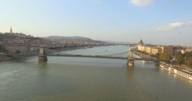 Zincir köprü Budapest City yukarıda uçan hava