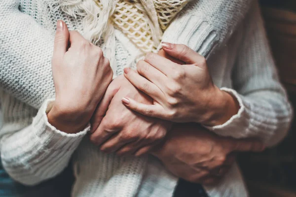 Mãos de amantes — Fotografia de Stock