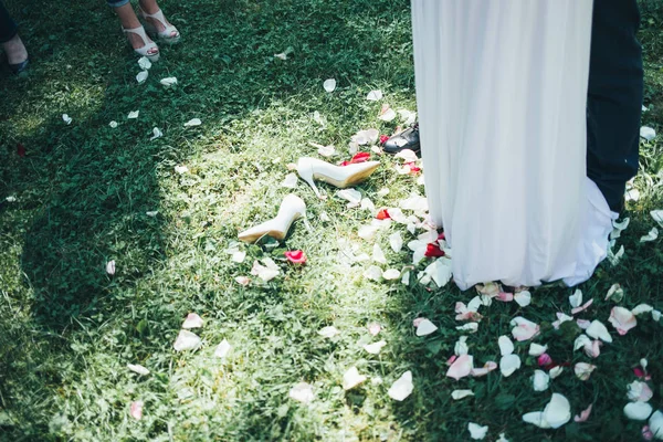 Cerimônia de casamento de noiva e noivo — Fotografia de Stock