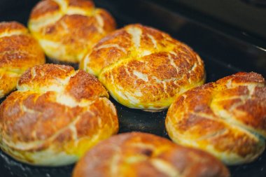 Kek fırında pişirilir