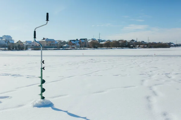 Pêche sur glace. Pêche d'hiver. Bateaux de pêche — Photo