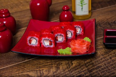 Güzel suşi setleri ve rulo setleri.