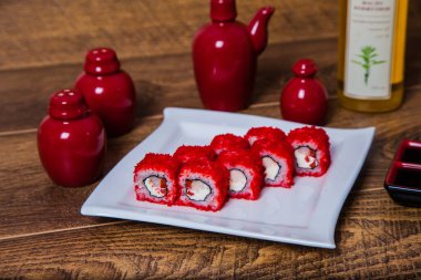 Güzel suşi setleri ve rulo setleri.