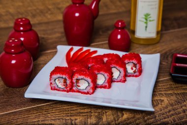 Güzel suşi setleri ve rulo setleri.