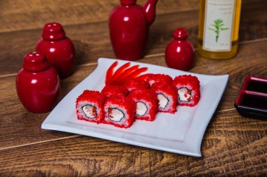 Güzel suşi setleri ve rulo setleri.