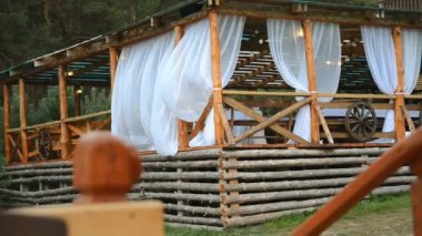 Silindire tomruklardan perdeler bower