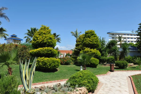 Сиде, Турция - 16 апреля 2014 года: Роскошный 5-звездочный отель Crystal Admiral Resort in Side. Популярное туристическое направление . — стоковое фото